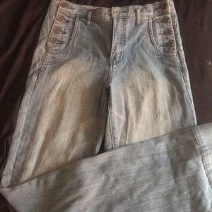 BCBG FLARED BOTTOM FITTED JEANS